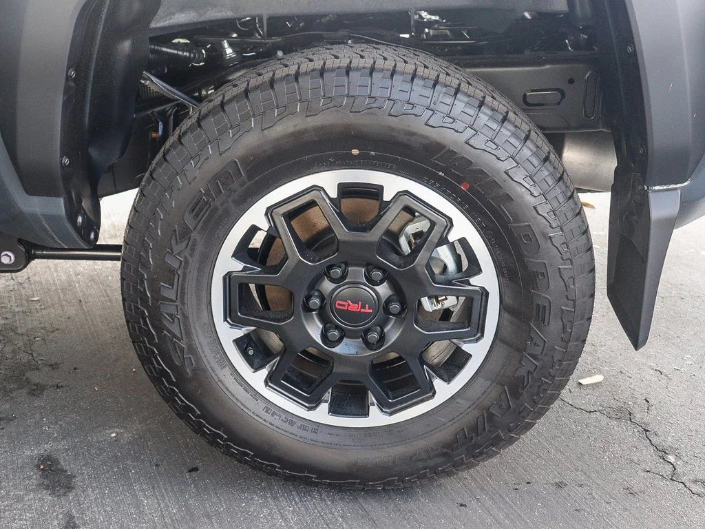2026 Toyota Tacoma TRD Off Road - Photo 9