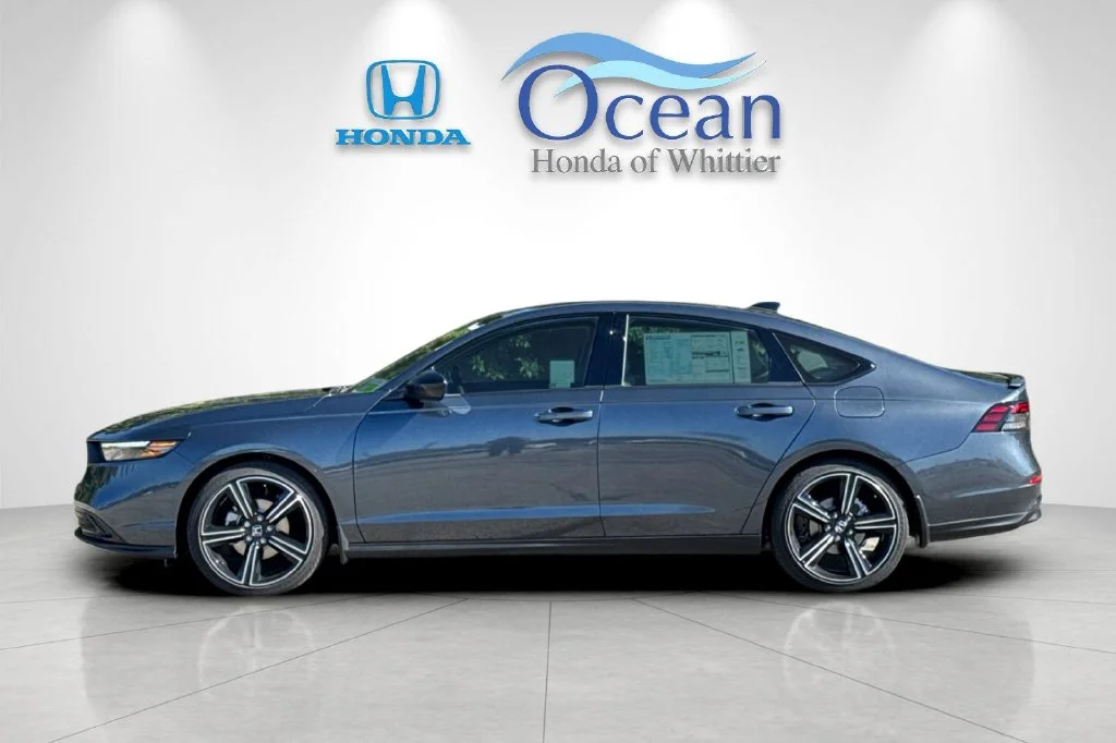 New 2026 Meteorite Gray Metallic Honda SE image 7