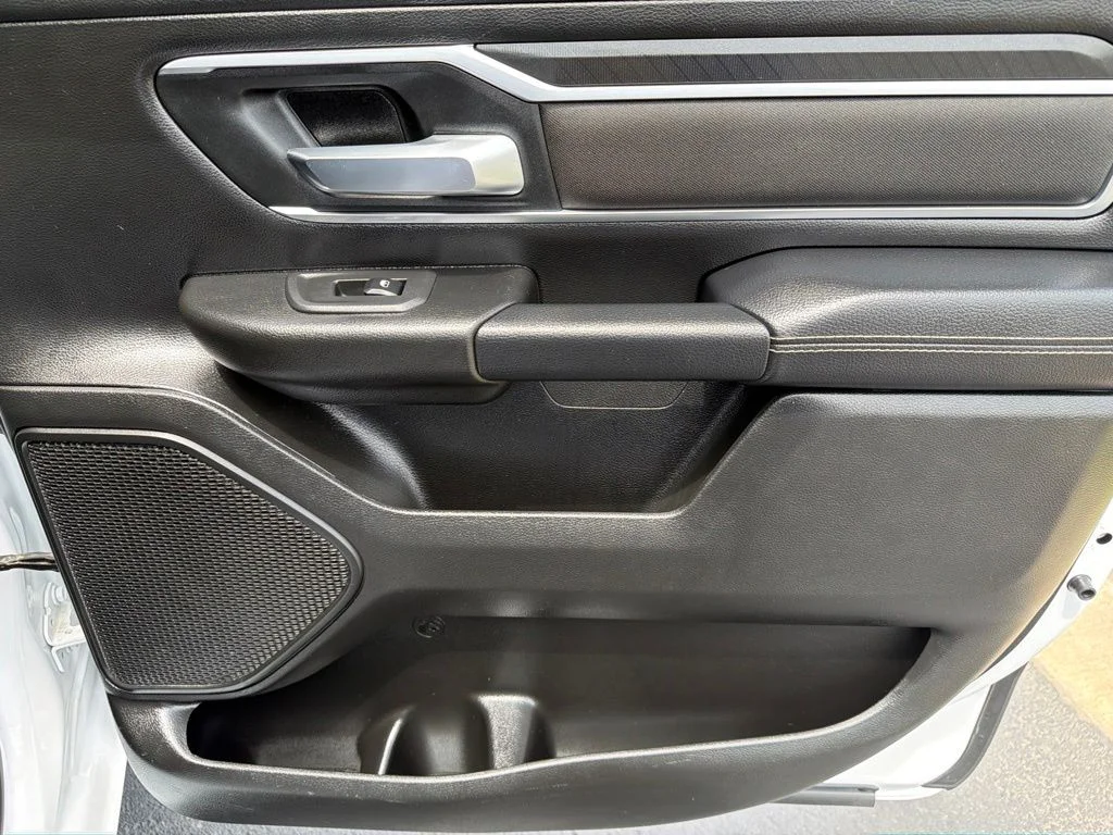 Used 2025 White Ram Big Horn/Lone Star image 19