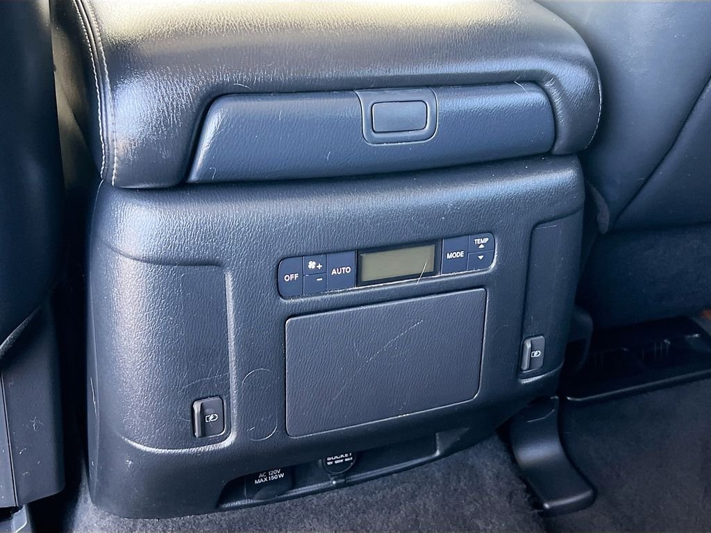 Used 2019 Super Black Nissan SL image 26