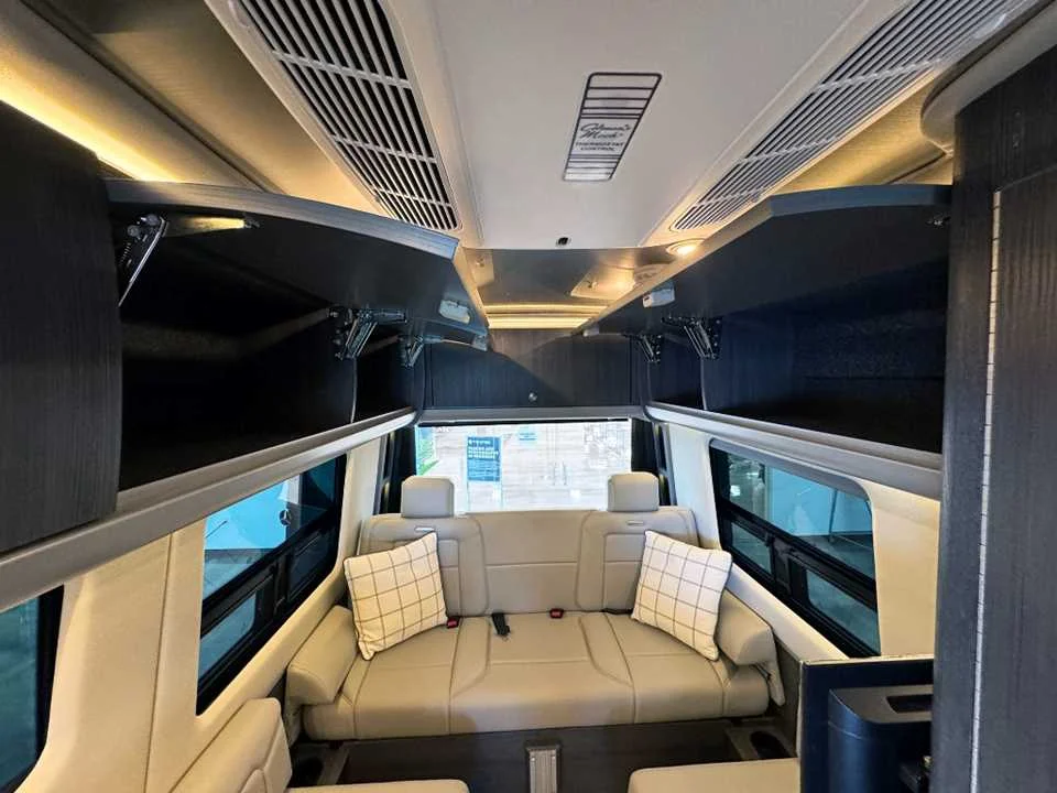 New 2025 Tenorite Gray Metallic AIRSTREAM  image 18