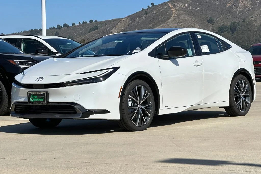 New 2027 Wind Chill Pearl <sup>1</sup> Toyota  Limited AWD image 8