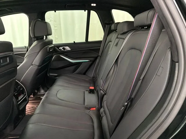 Used 2022 Black BMW M50i image 31