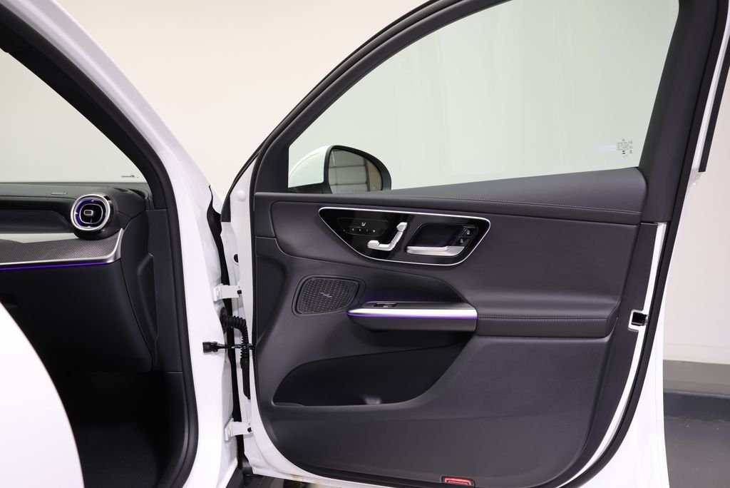 New 2026 Polar White Mercedes-Benz GLC 300 Coupe image 43
