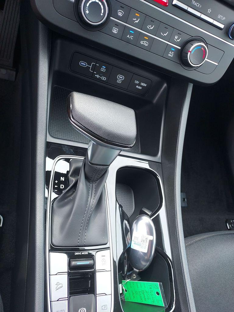 New 2026 White Hyundai SE FWD image 24