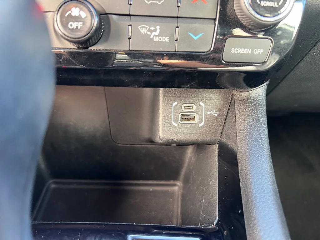 Used 2025 White Jeep Limited image 18