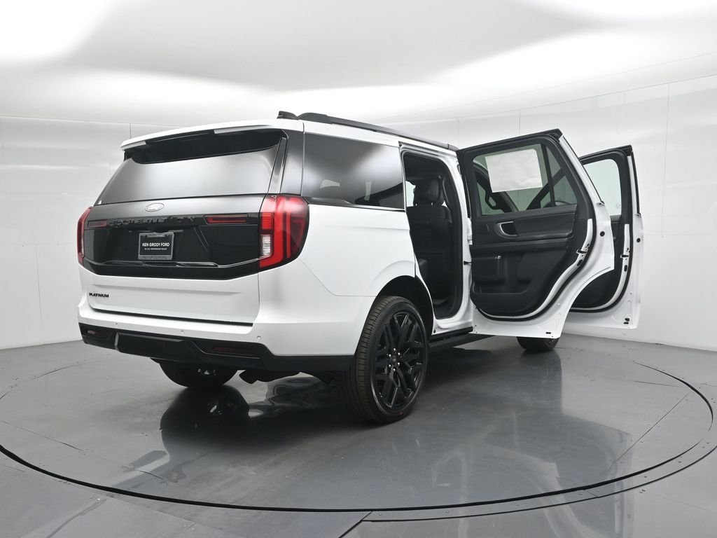 New 2026 Oxford White Ford Platinum image 4