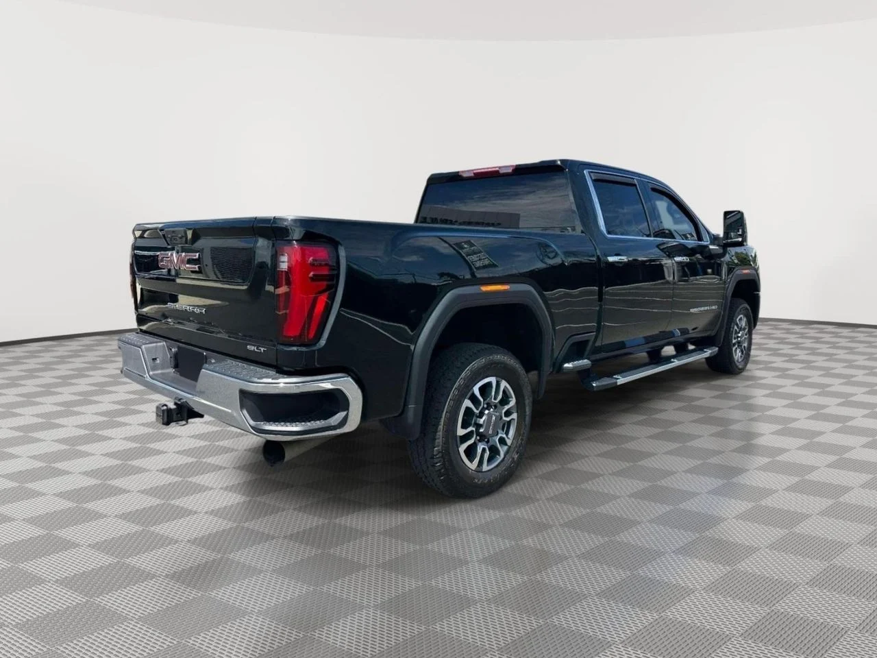 Used 2024 Onyx Black GMC 4WD Crew Cab Standard Bed SLT image 3