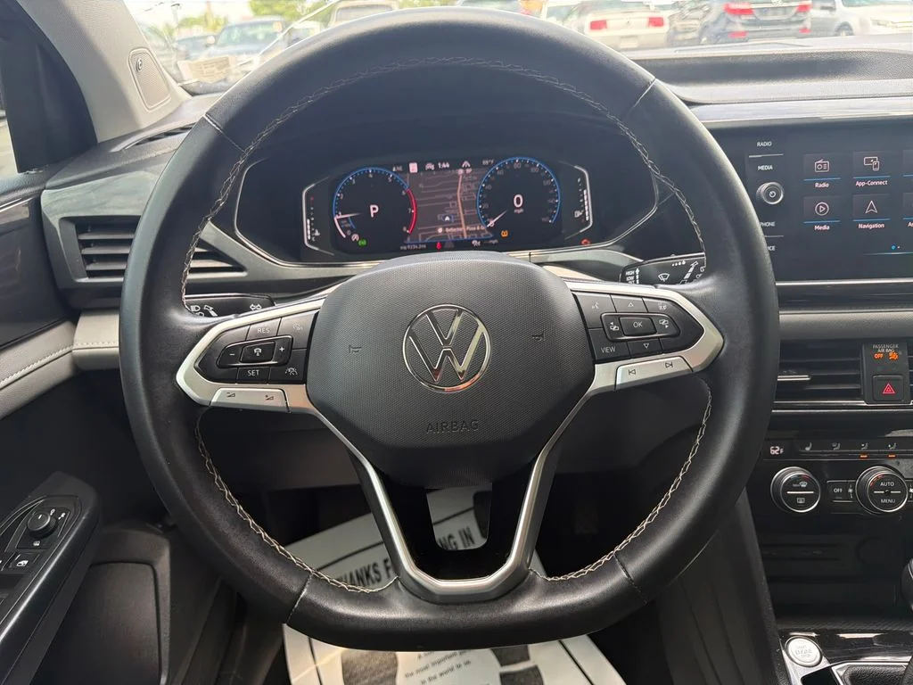 Used 2022 Gray Volkswagen 1.5T SEL image 17