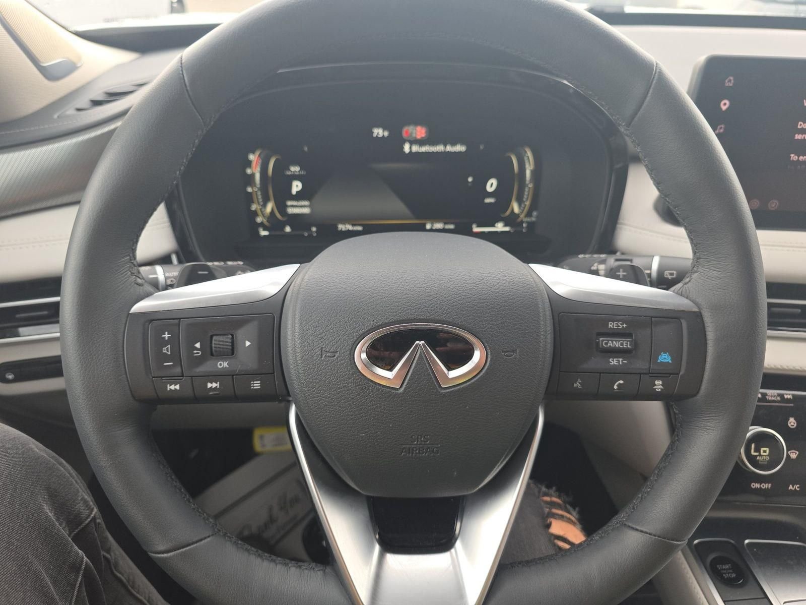 Certified Used 2026 White INFINITI LUXE image 7