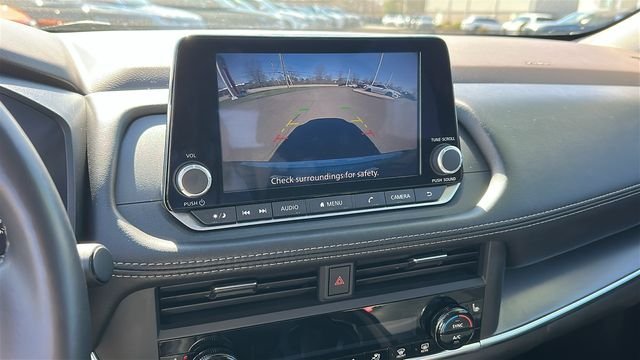 Used 2023 Gray Nissan SV image 18