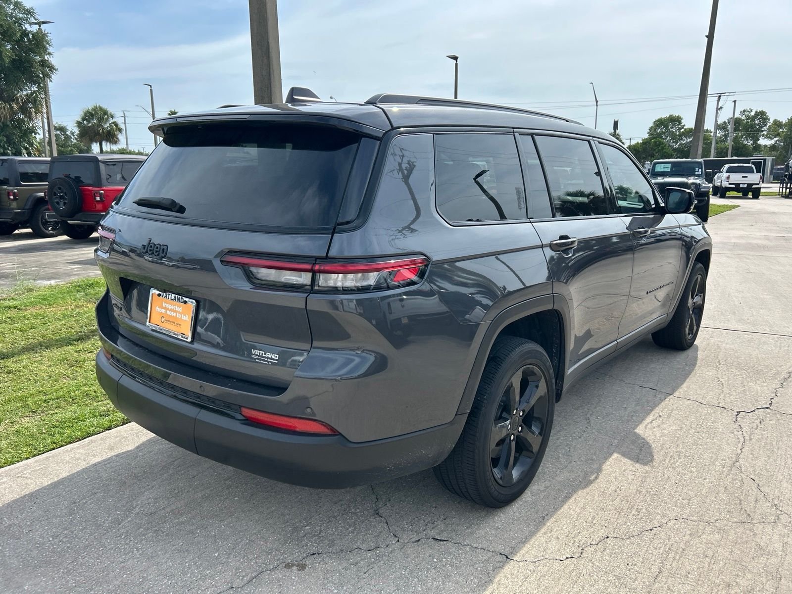 Certified Used 2023 Gray Jeep Altitude X image 5