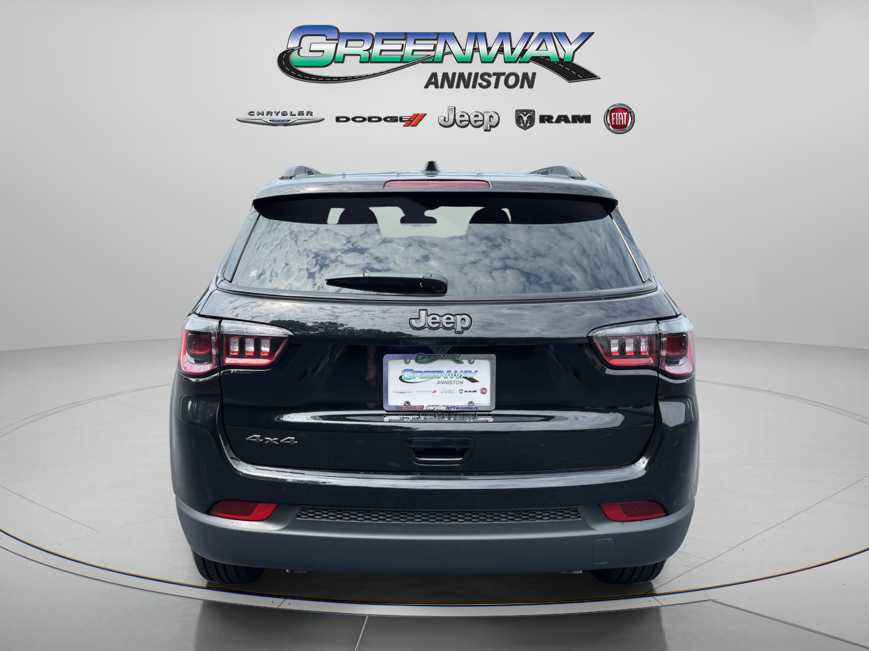 New 2026 Diamond Black Crystal Pearlcoat Jeep Latitude Altitude image 6