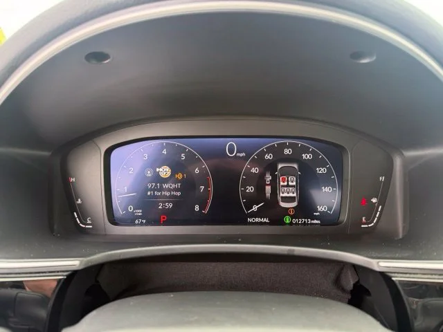 Used 2024 White Honda Touring image 27