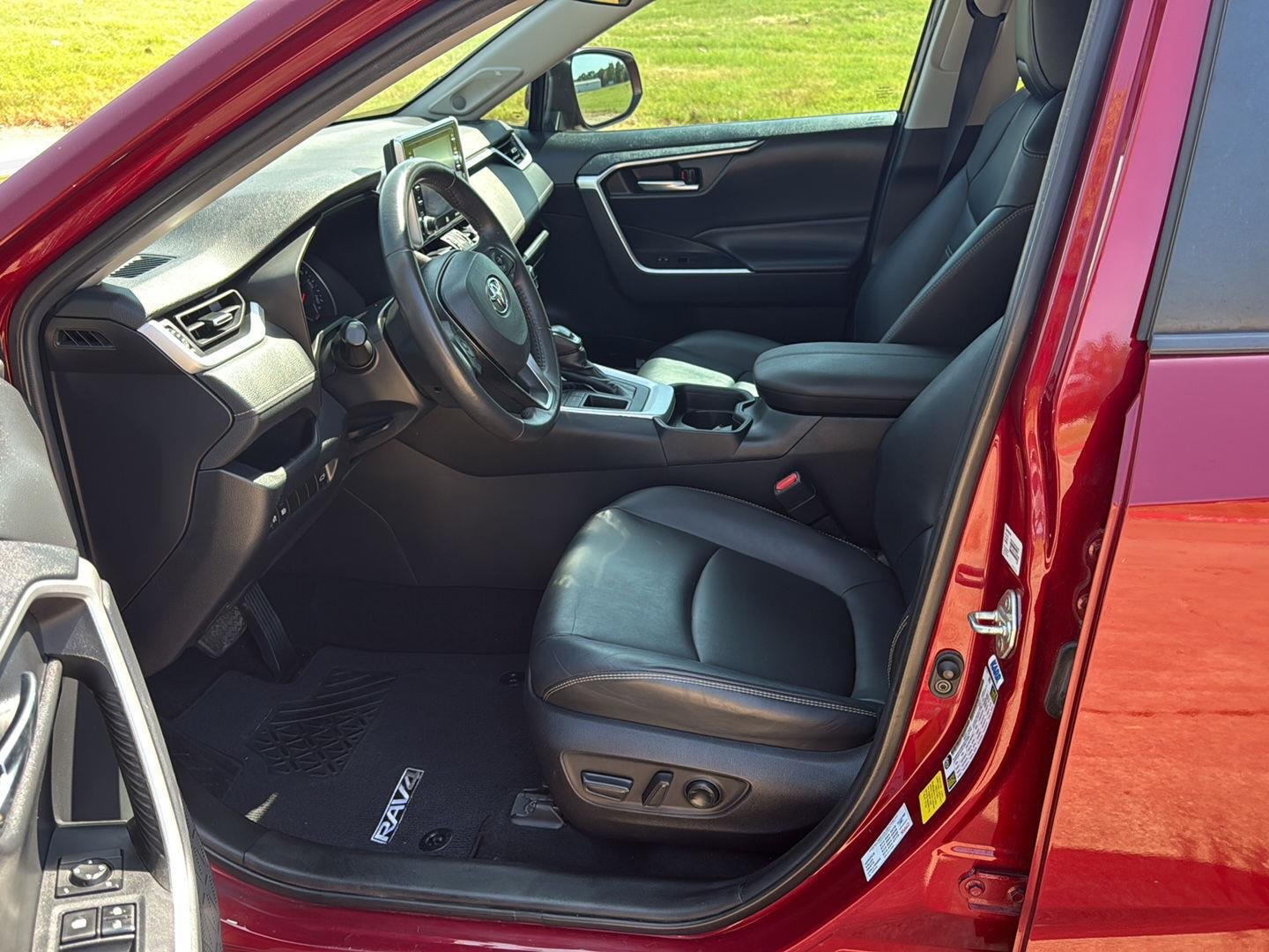 Used 2020 Ruby Flare Pearl Toyota XLE Premium image 11
