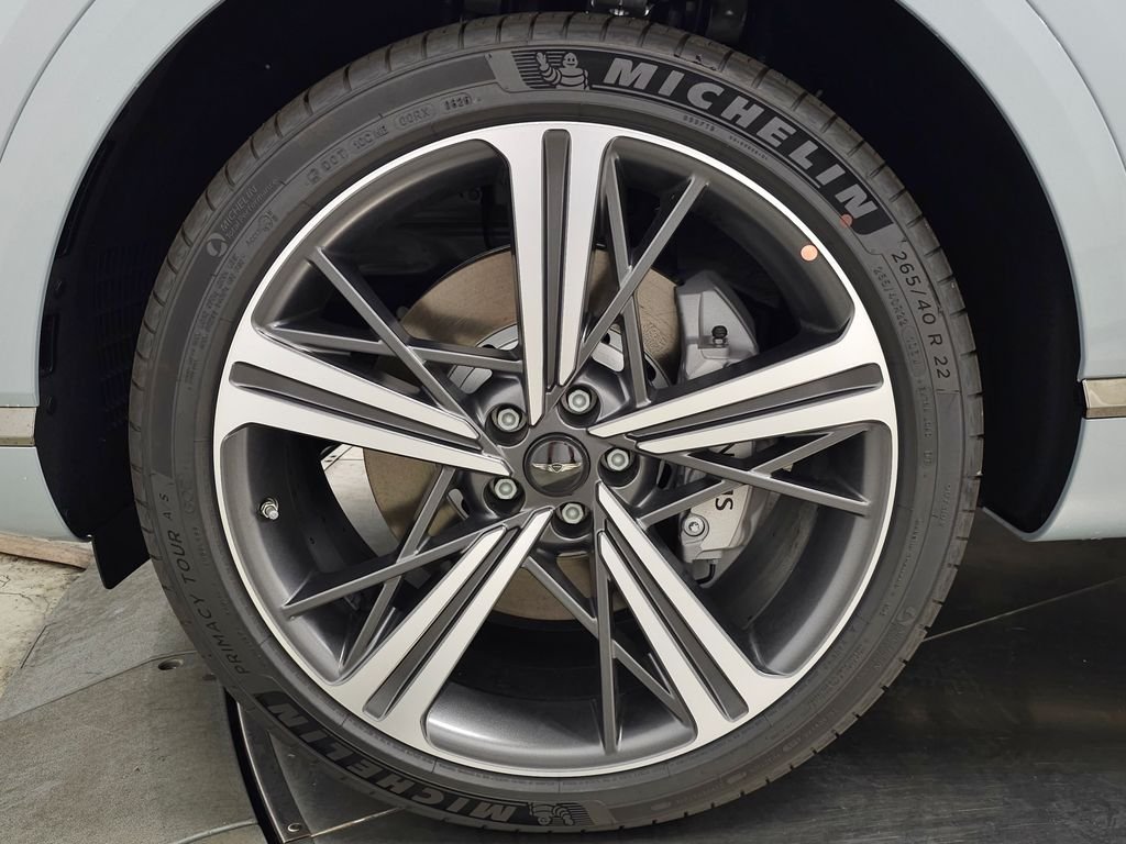 New 2027 Bering Blue Genesis 3.5T E-SC MHEV PRESTIGE image 7