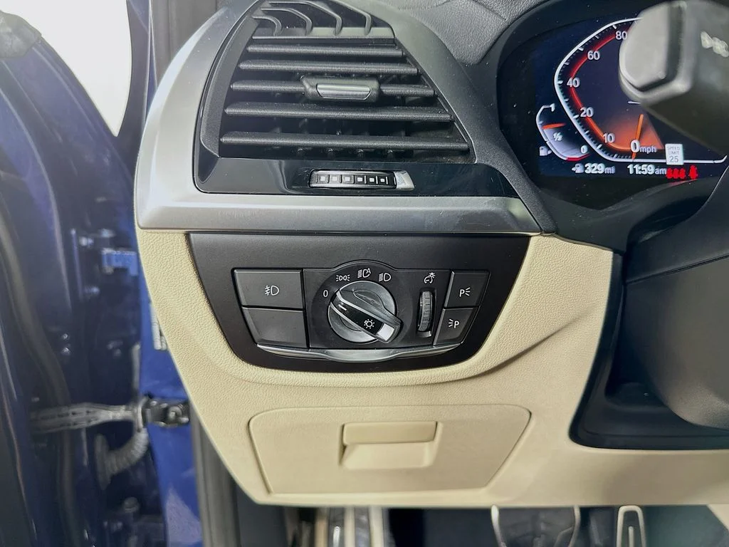 Used 2021 Blue Metallic BMW xDrive30i image 10