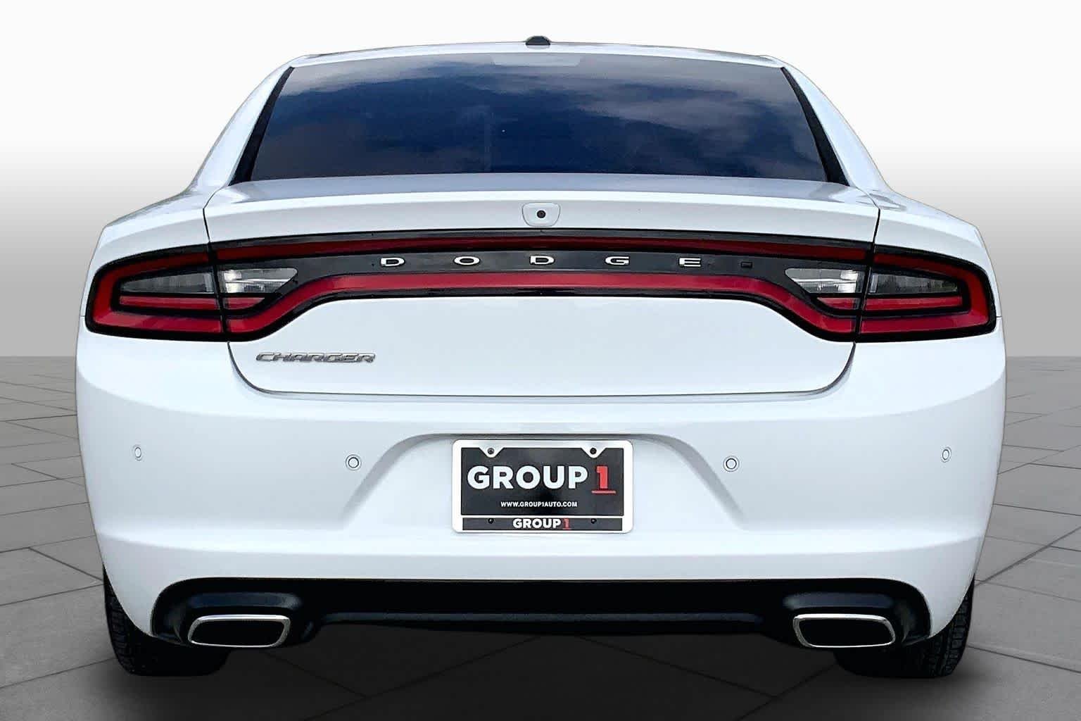 Used 2021 White Knuckle Clearcoat Dodge SXT image 5