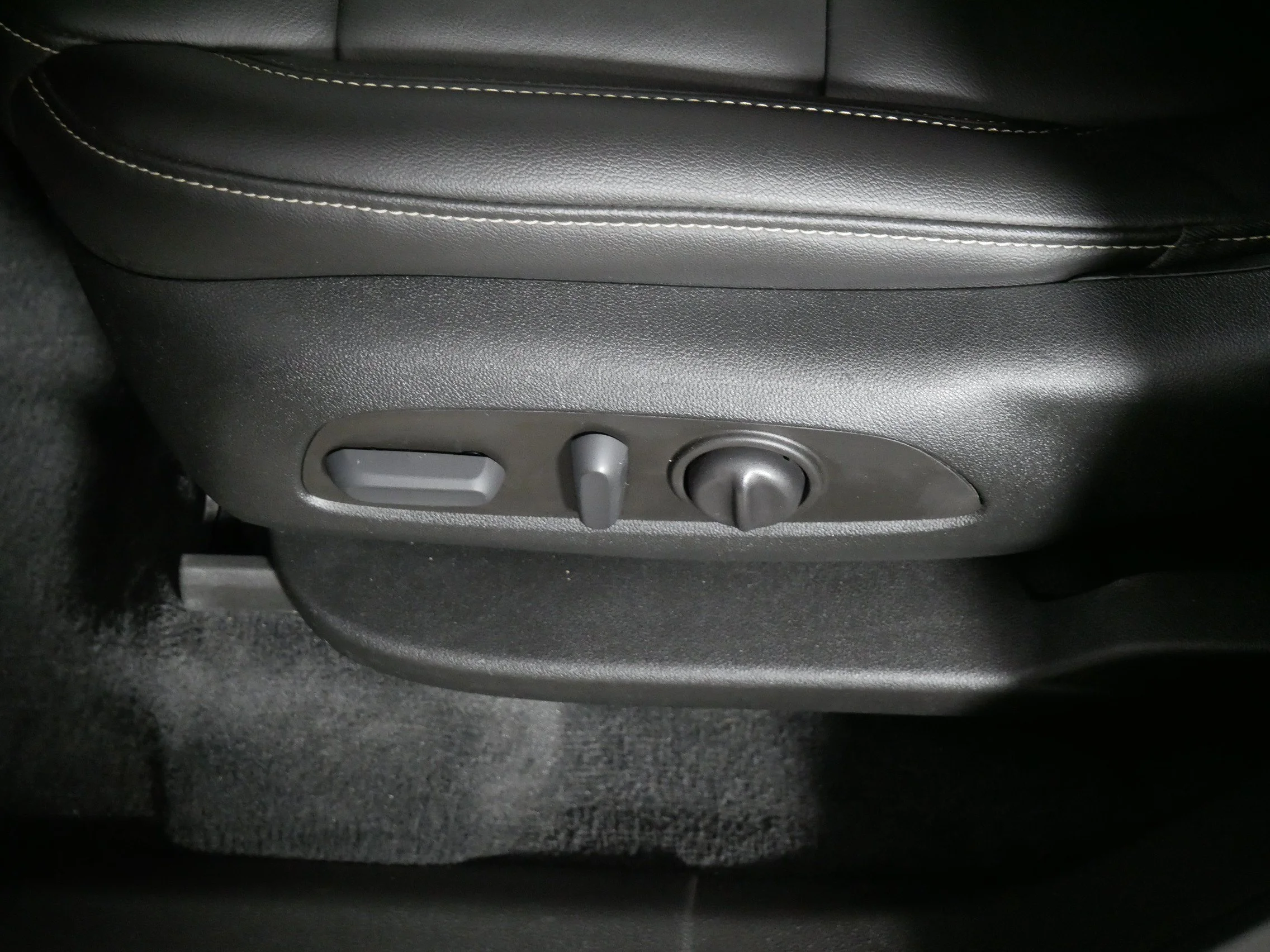 Used 2023 Sterling Gray Metallic Chevrolet LT Leather image 20