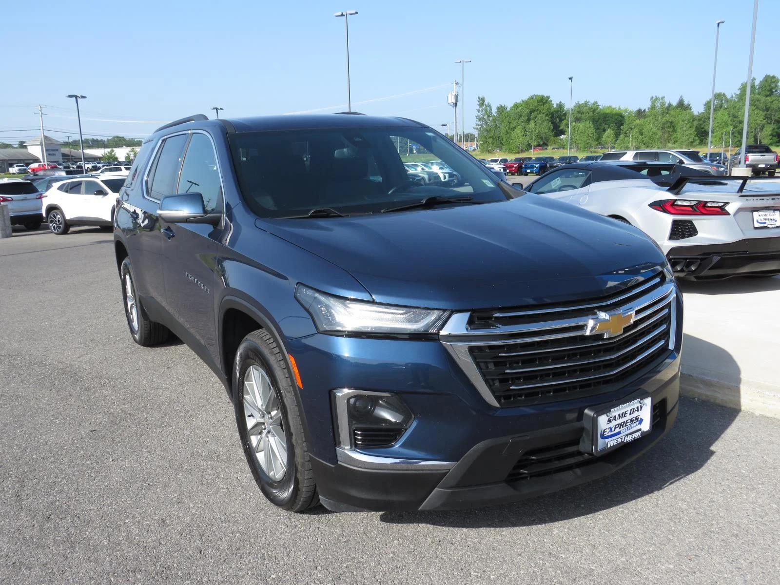 Used 2023 Northsky Blue Metallic Chevrolet LT Cloth image 2