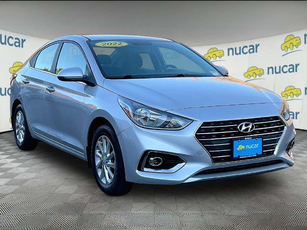 Used 2022 Silver Hyundai SEL image 1