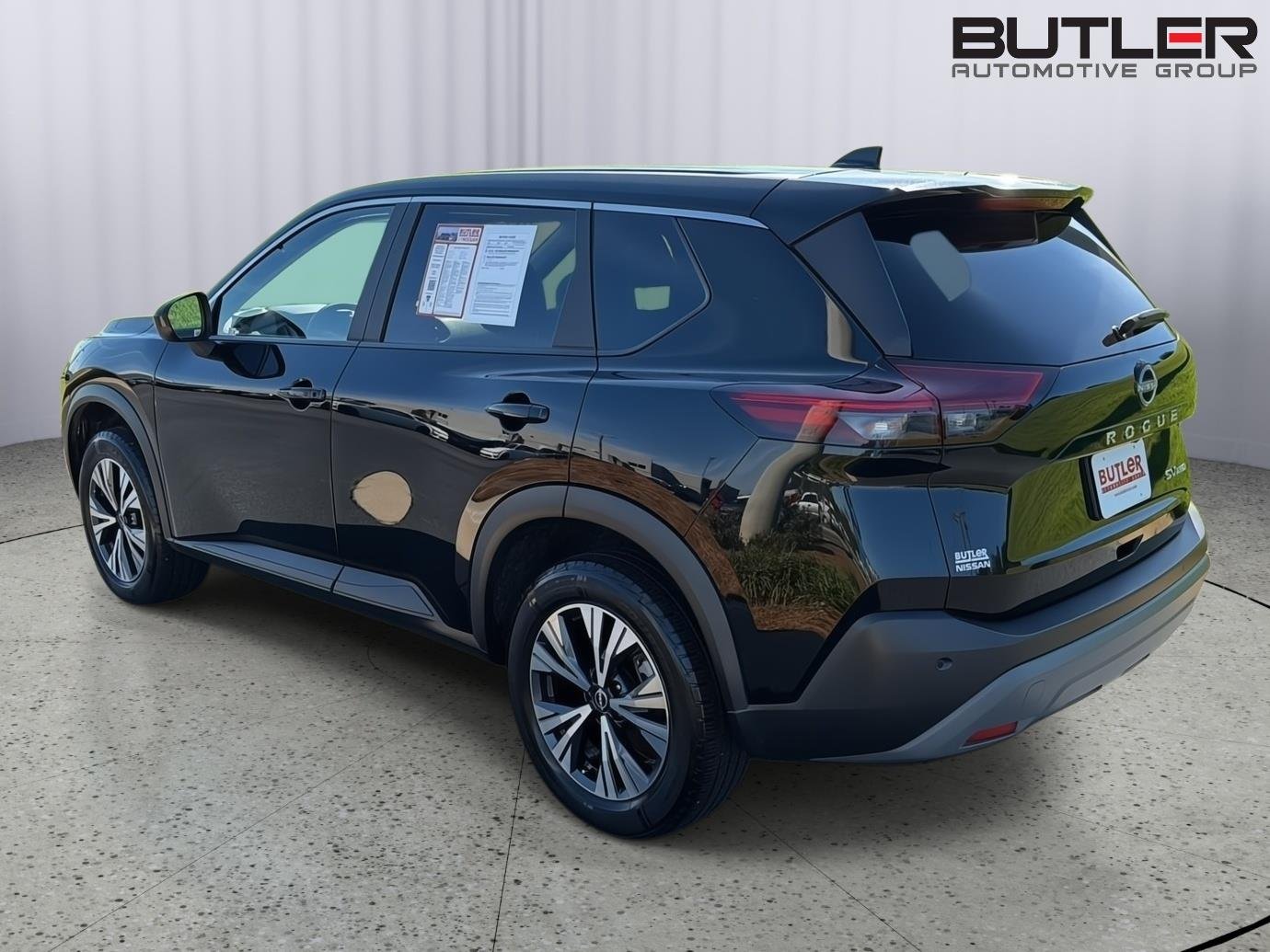 Used 2023 Super Black Nissan SV image 4