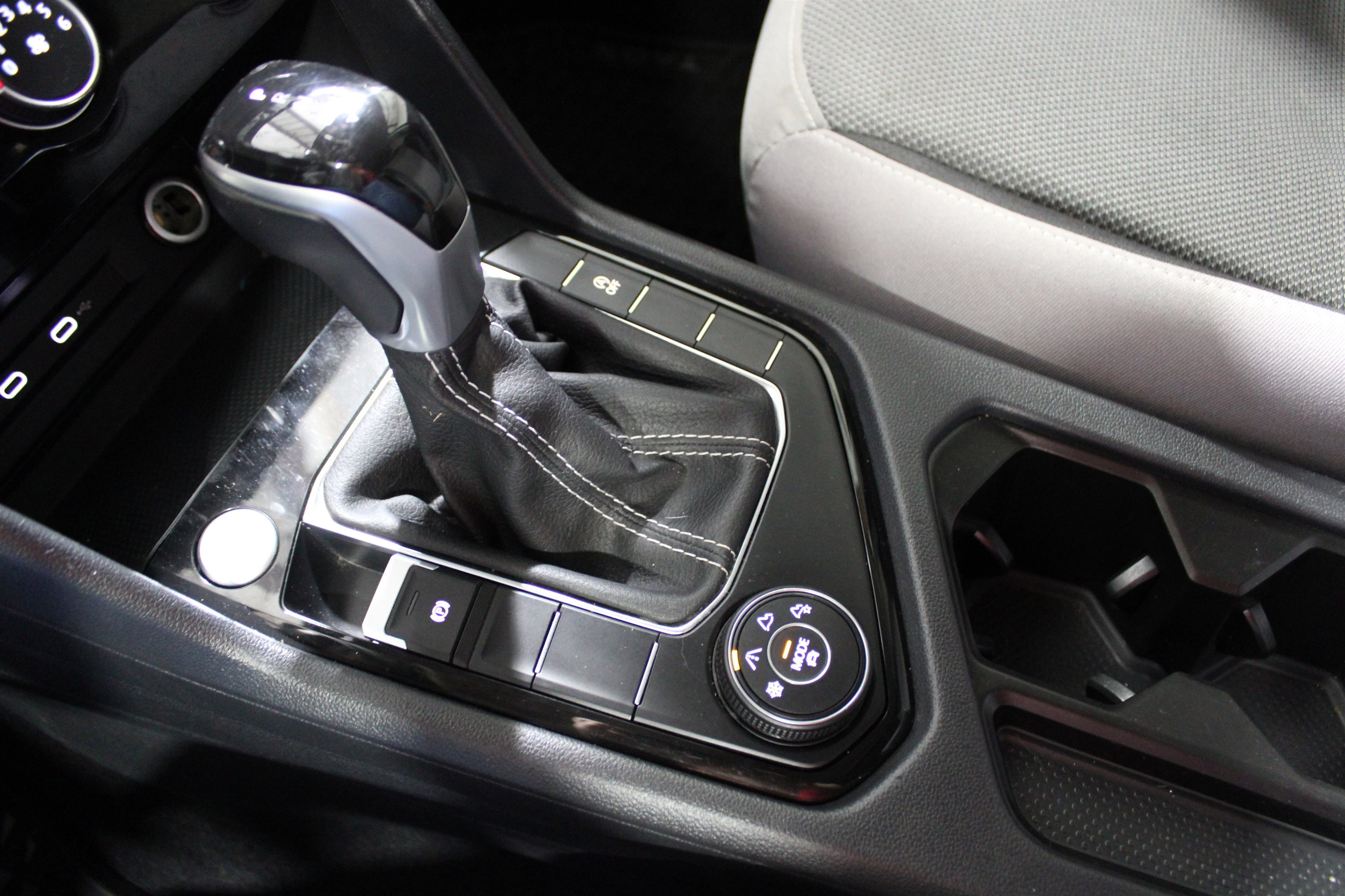 Used 2024 Deep Black Pearl Volkswagen S image 17