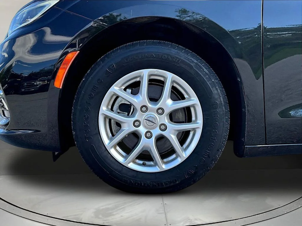 Certified Used 2023 Black Chrysler Touring L image 36