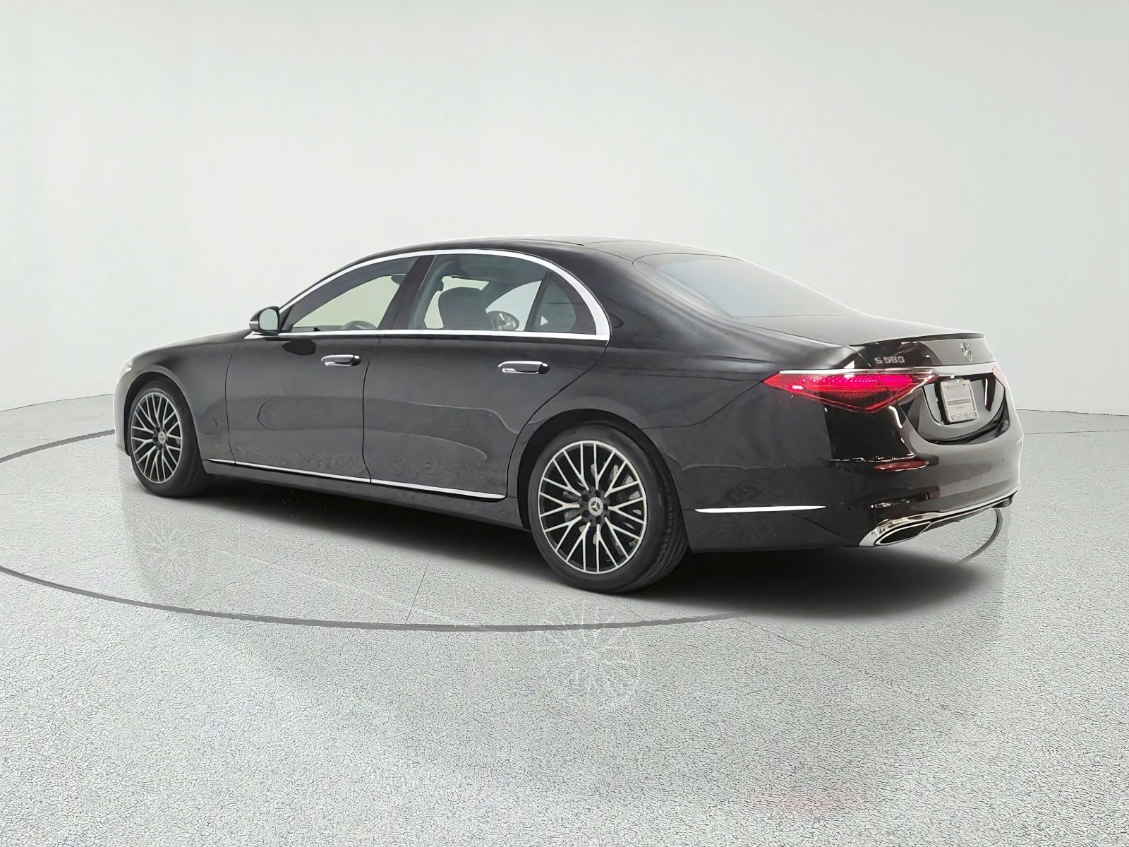 Certified Used 2022 Black Mercedes-Benz S 580 4MATIC® Sedan image 7