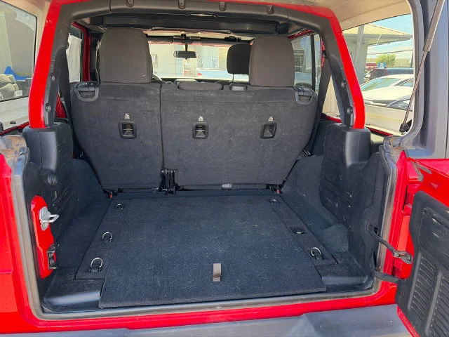 Used 2023 Red Jeep Sport S image 17
