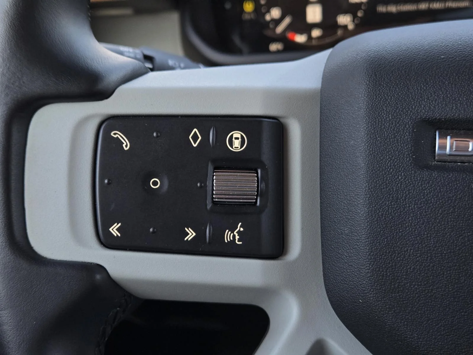 Certified Used 2024 Fuji White Land Rover SE image 12