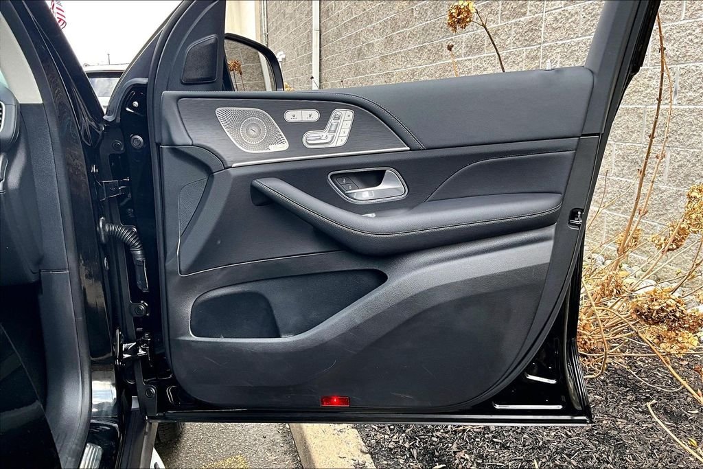 Certified Used 2024 Black Mercedes-Benz GLS 450 image 19