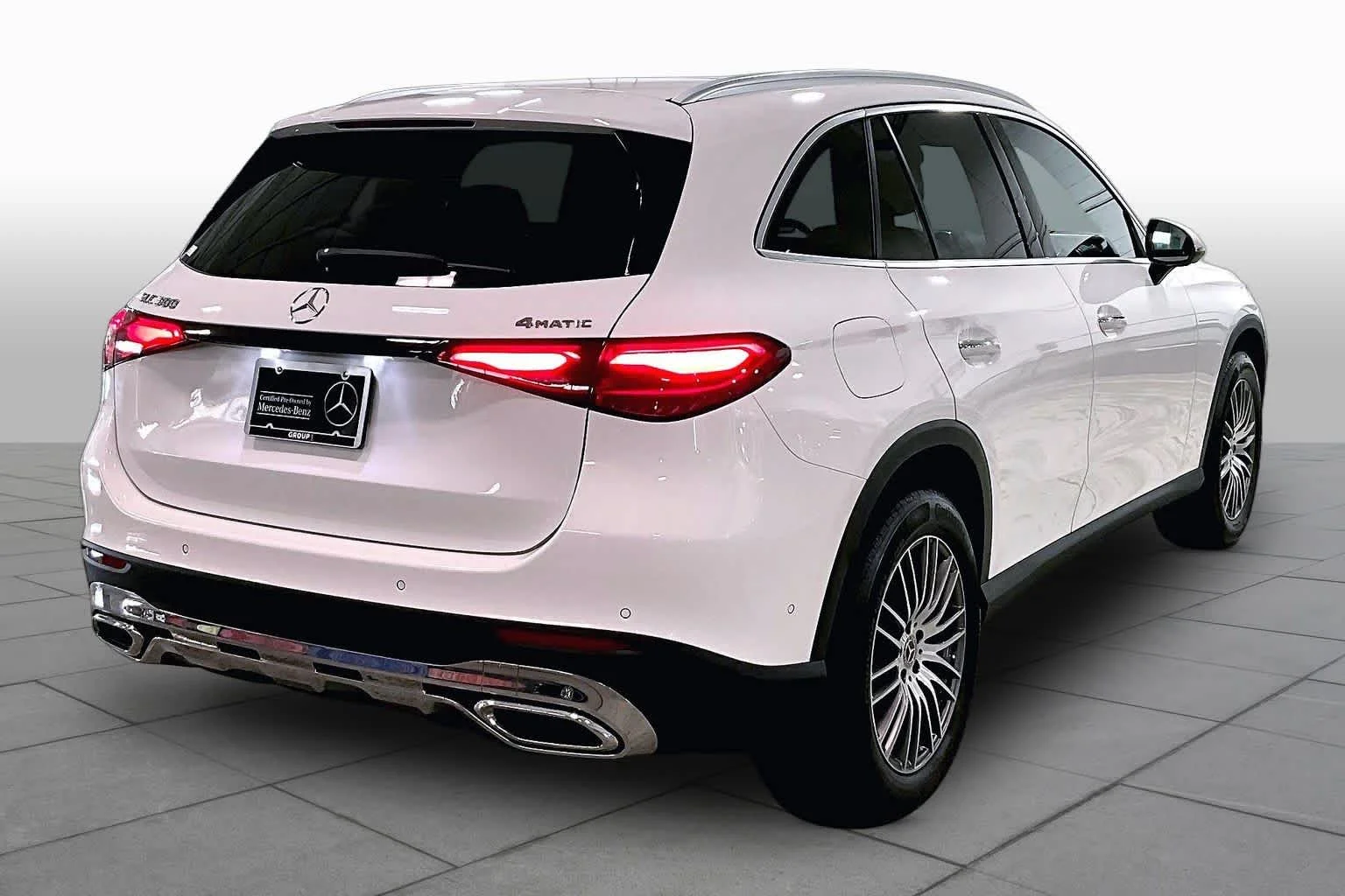 Certified Used 2025 Polar White Mercedes-Benz GLC 300 image 13
