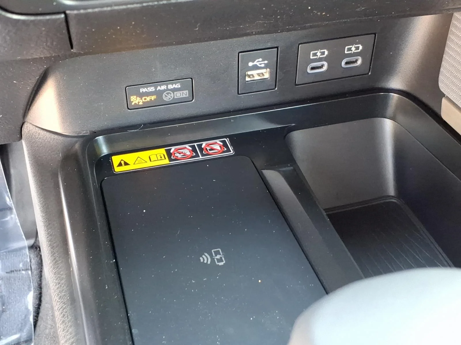 2025 Toyota Camry SE - Photo 8