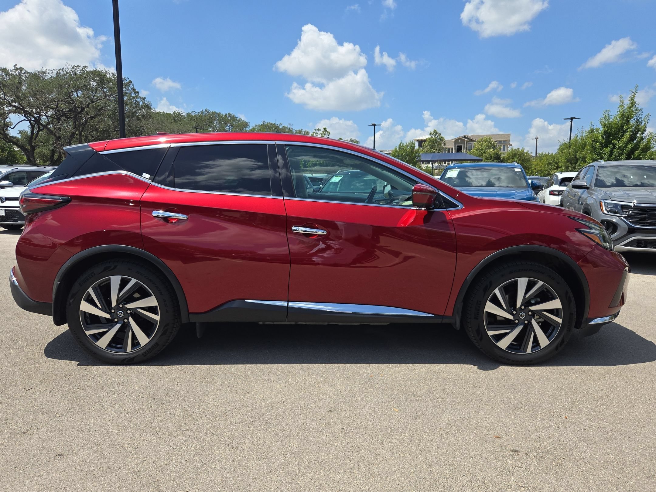 Used 2022 Scarlet Ember Tintcoat Nissan SL image 2