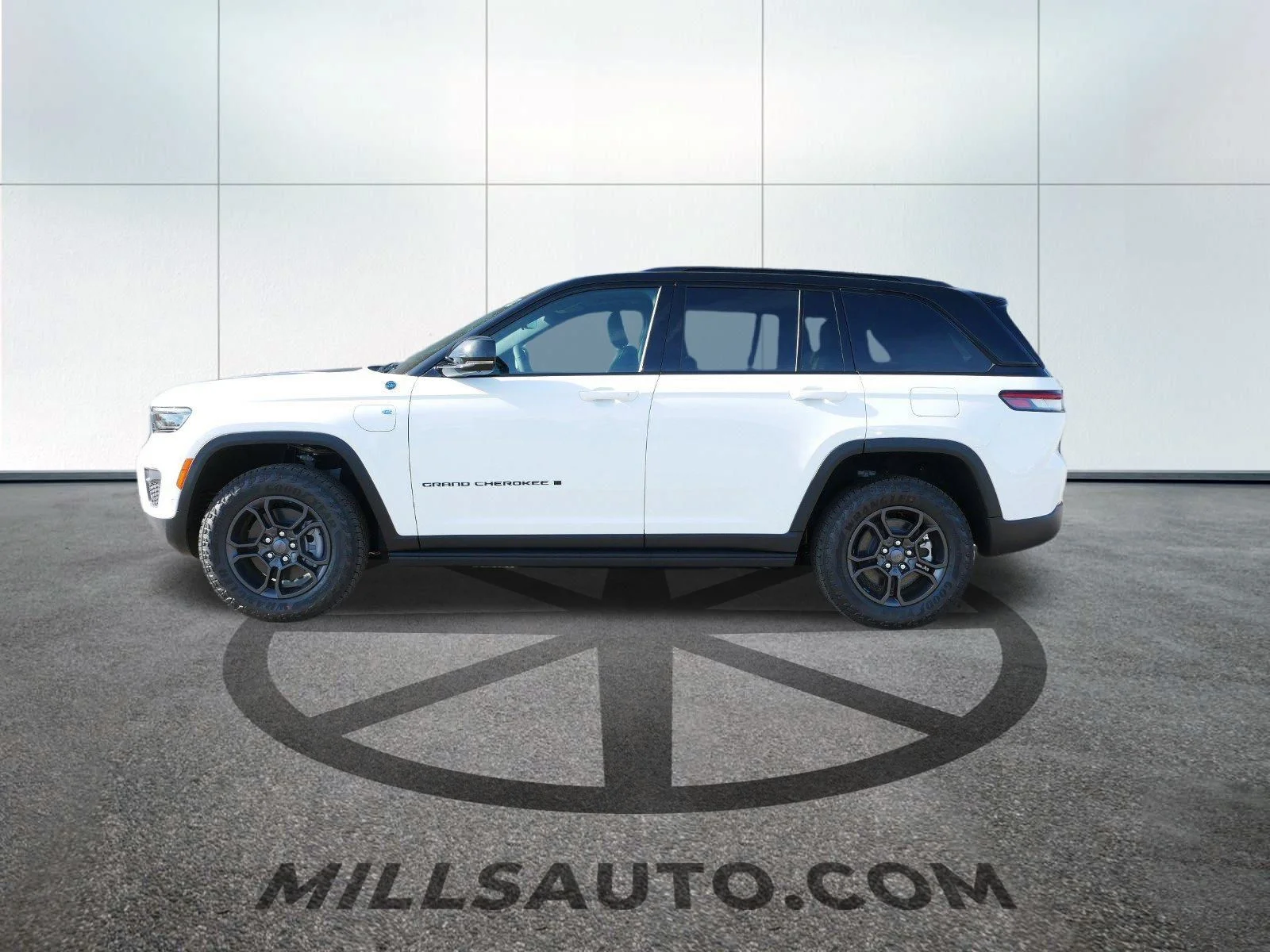 New 2024 Bright White Clearcoat Jeep Trailhawk 4xe image 8