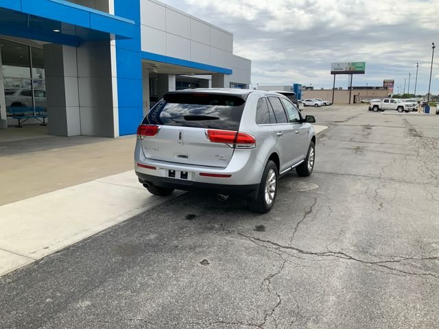 Used 2014 Silver Lincoln Base image 7