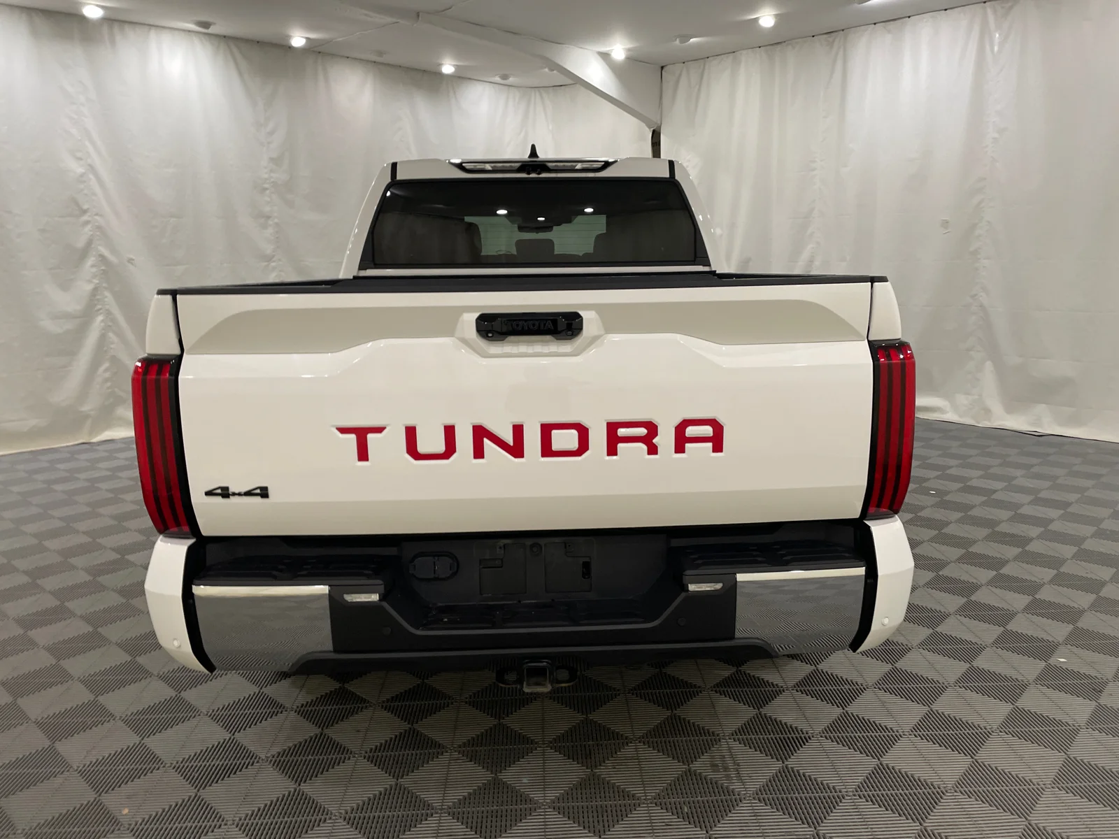 Used 2024 Ice Cap Toyota SR5 image 6