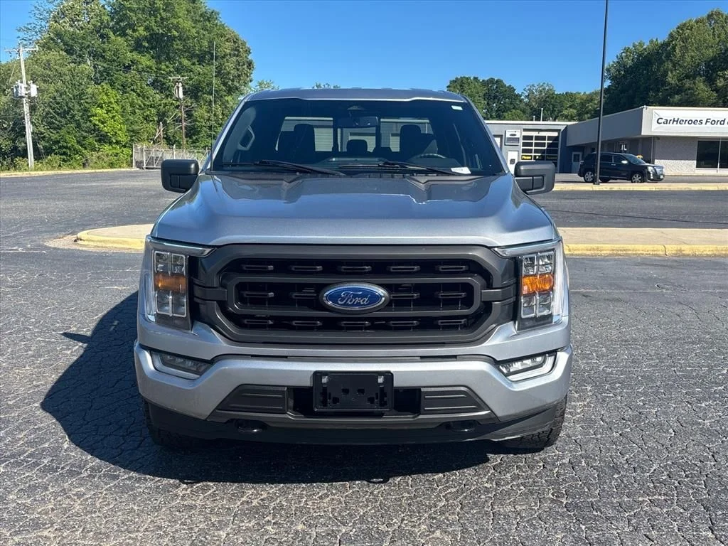 Used 2023 Silver Ford XLT image 2