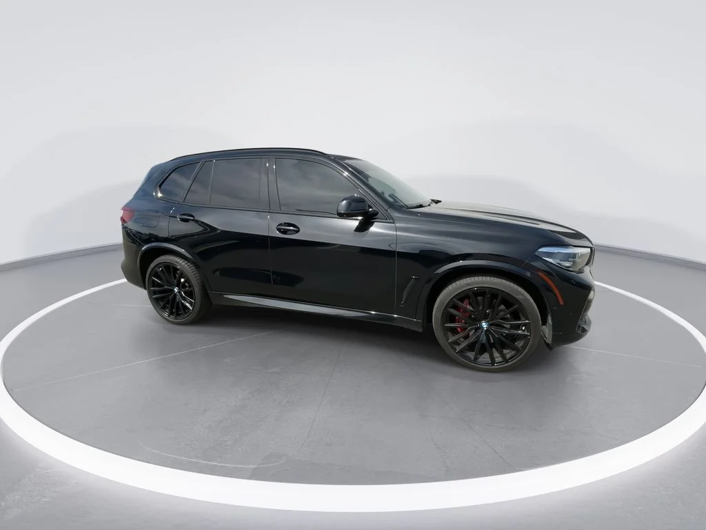 Used 2021 Black BMW xDrive40i image 9