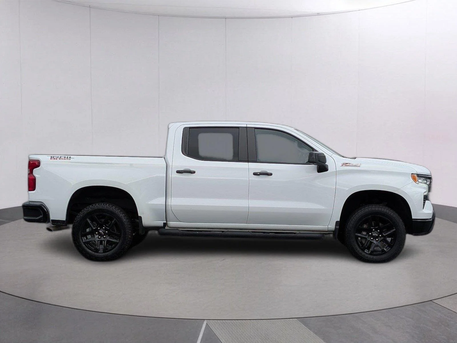 Used 2025 Summit White Chevrolet LT Trail Boss image 8