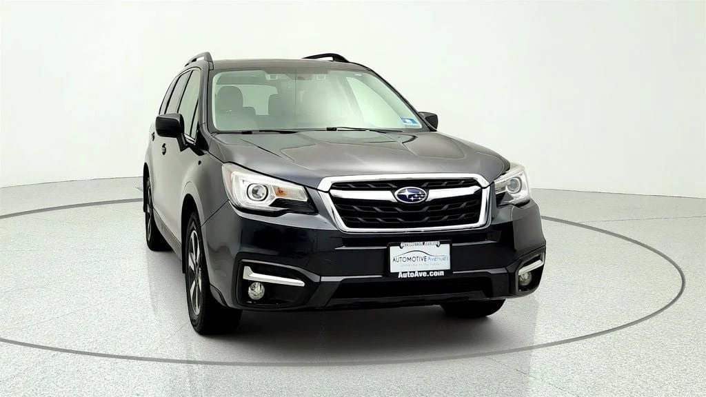 Used 2018 Dark Gray Metallic Subaru 2.5i Limited CVT w/ EyeSight, Navigation & harman/kardon image 2
