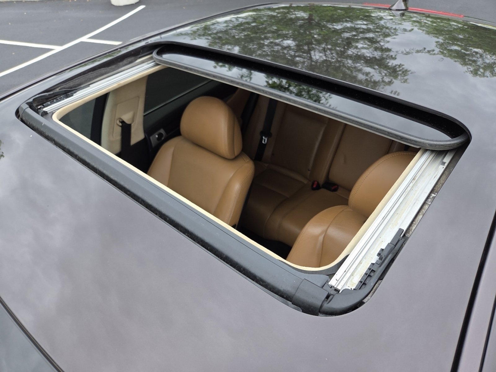 Used 2015 Pearl Lexus 460 image 3