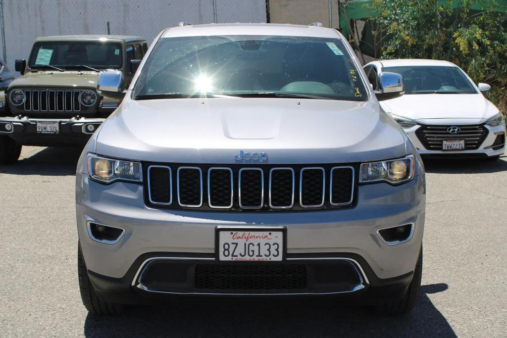 Used 2021 Silver Jeep Limited image 2