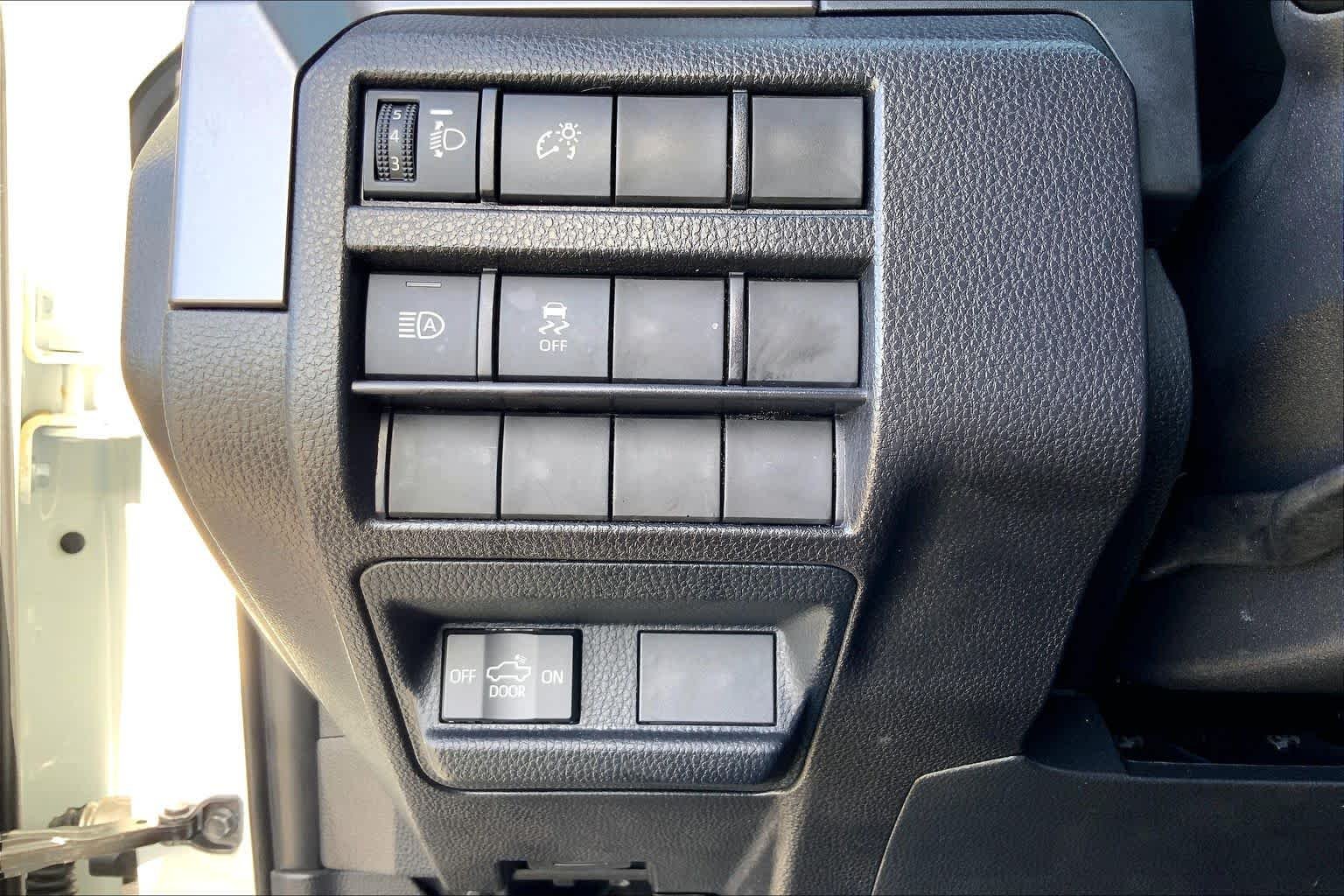 Used 2026 Ice Cap Toyota SR5 image 33