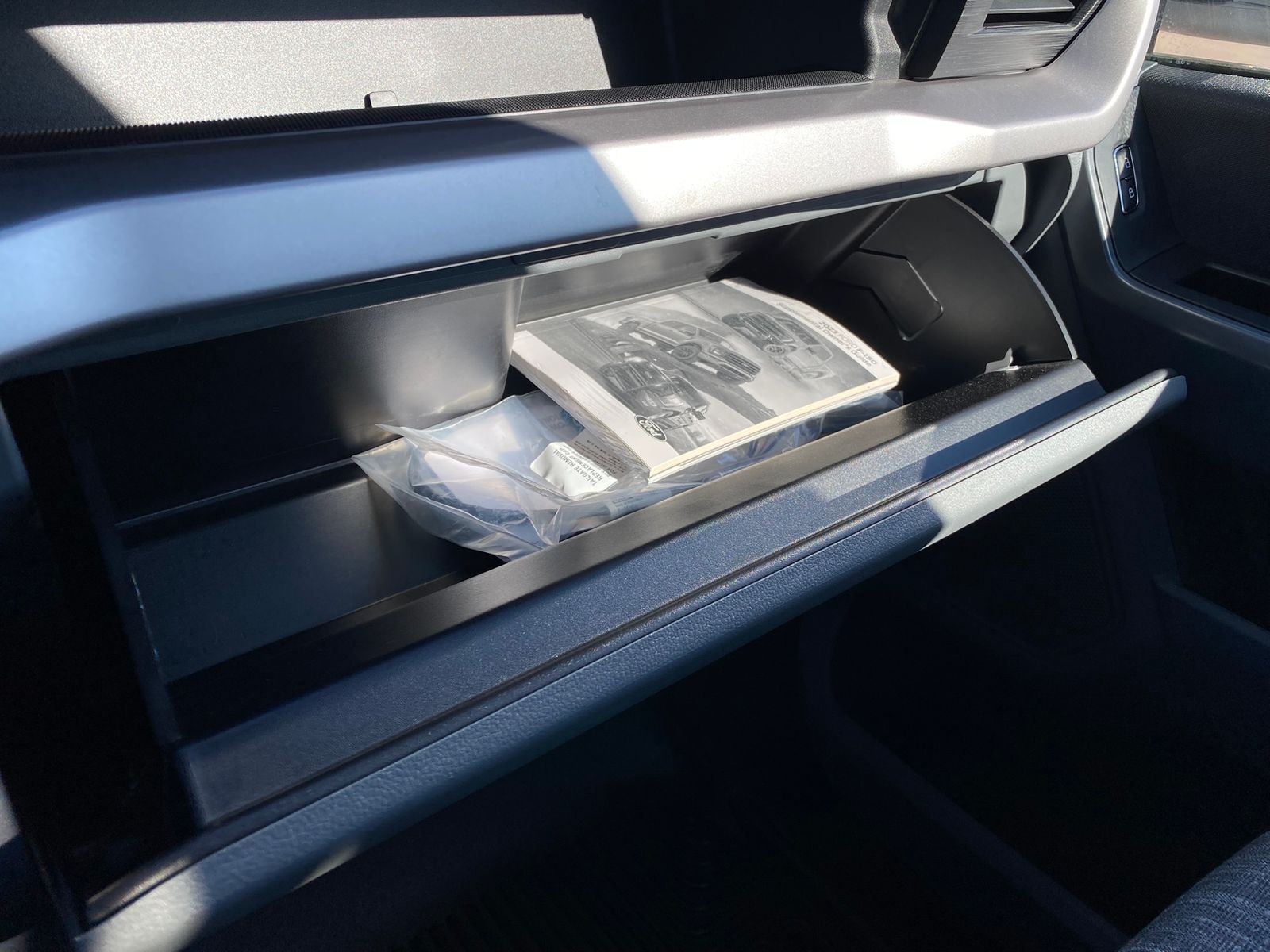 Used 2023 Oxford White Ford XLT image 22