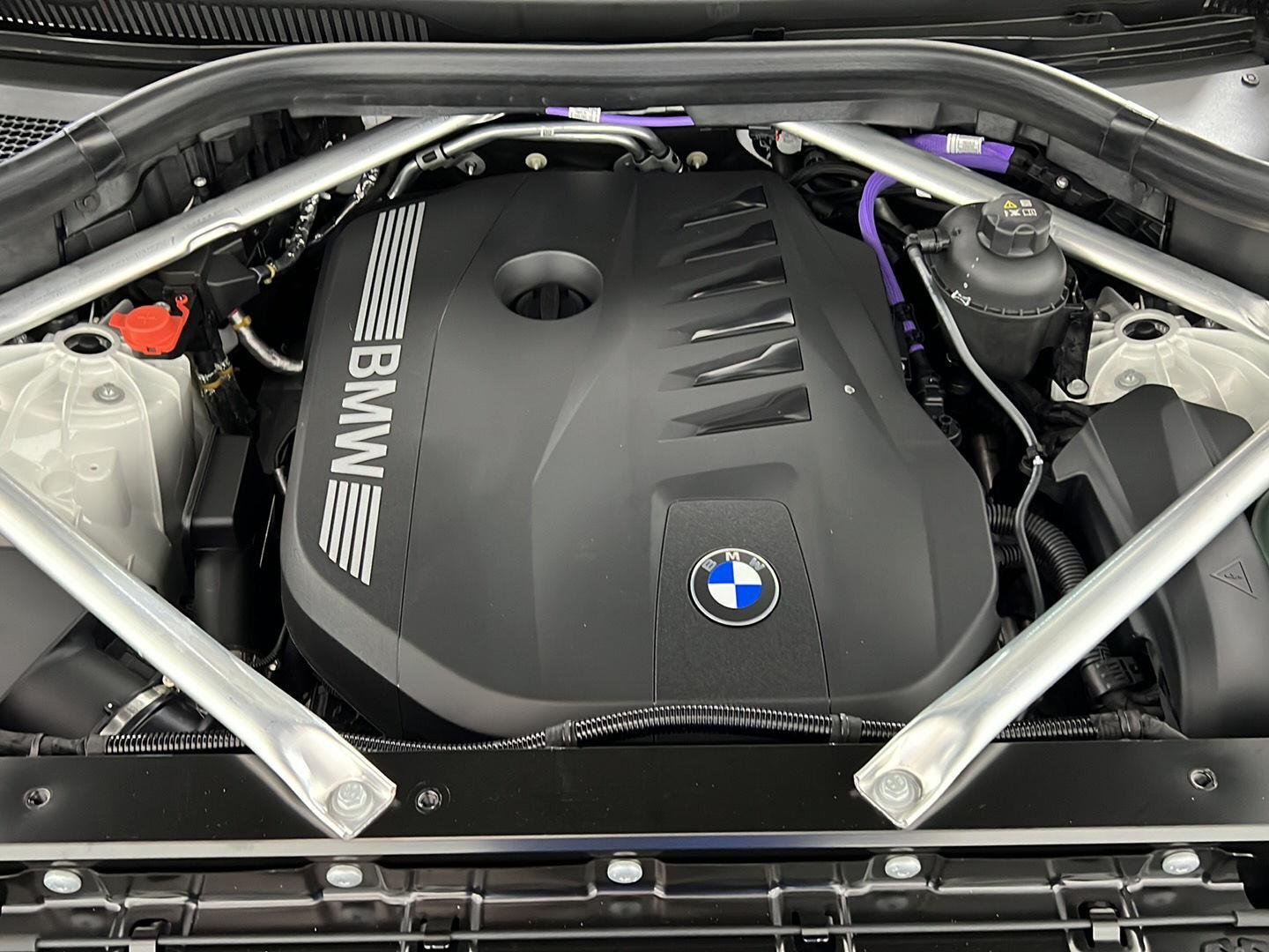 New 2026 Alpine White BMW xDrive40i image 28