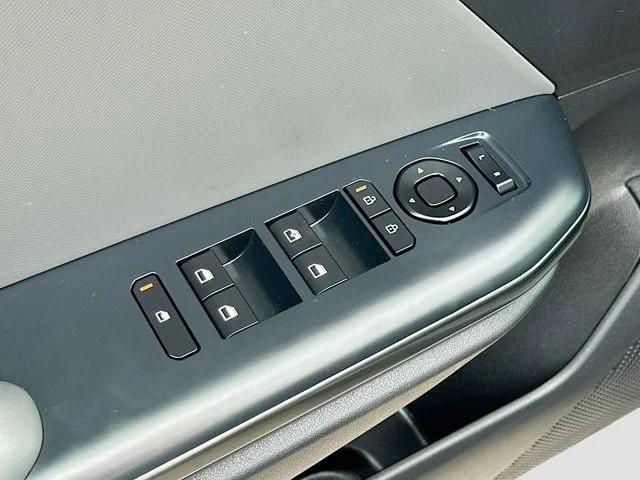 Used 2025 Gray Kia LXS image 17