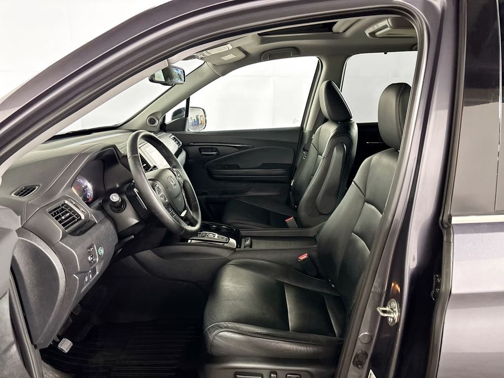 Used 2016 Gray Honda Touring image 11