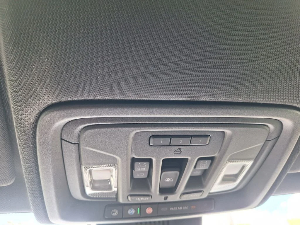 Used 2024 Silver GMC AT4 image 19